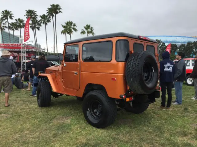 1976 excellent toyota land cruiser, fj 40 bluetooth/push button start/1000 watt