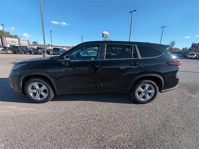 2023 toyota highlander le