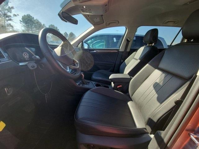 2024 volkswagen tiguan 2.0t se