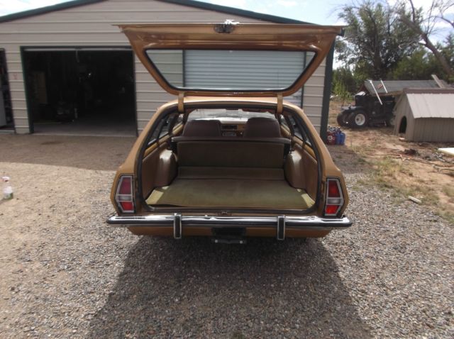 1973 ford pinto 2 door station wagon with a 2.0 litre 4 cylinder