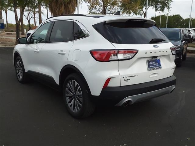 2022 ford escape titanium