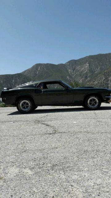 1969 ford mustang coupe green rwd manual
