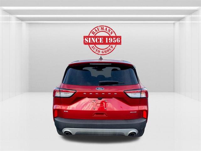 2022 ford escape se