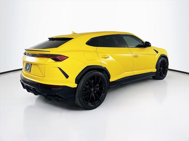 2020 lamborghini urus base