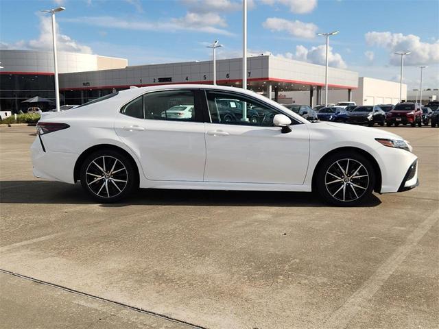 2024 toyota camry se