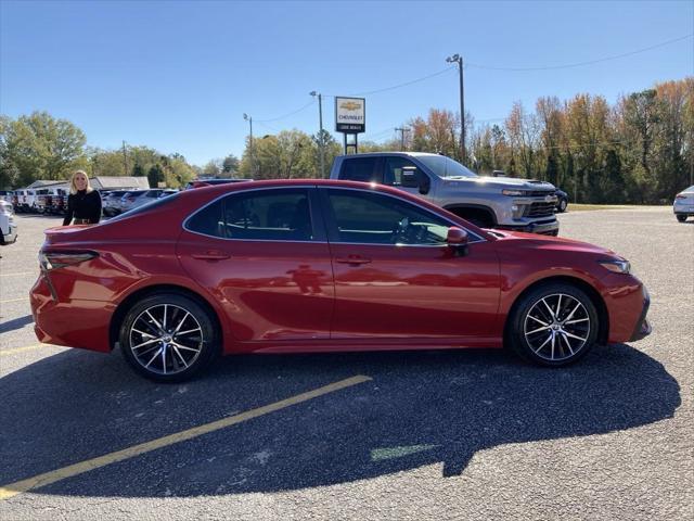 2021 toyota camry se