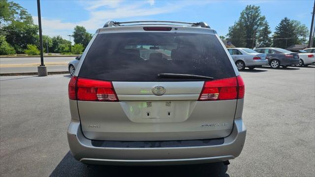 2004 toyota sienna ce