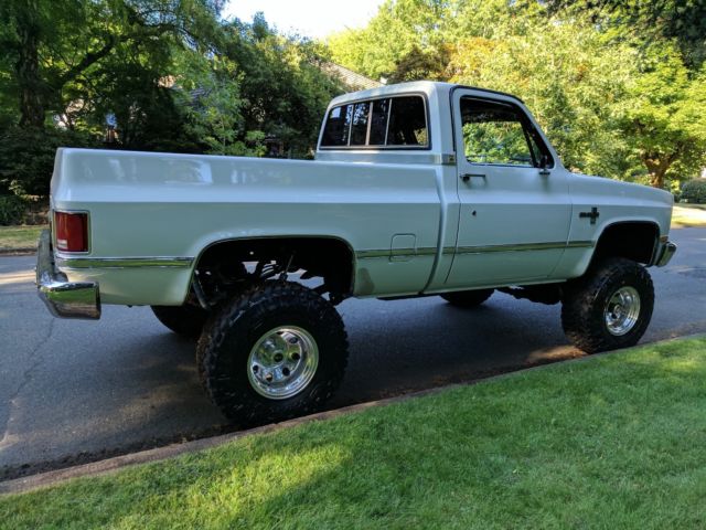 show truck! 1 owner only 12,645 orig miles 84 chevy silverado k10 4x4 short box