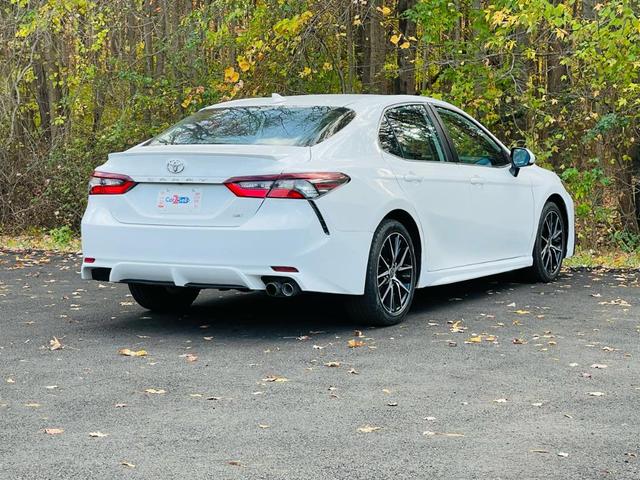 2021 toyota camry se