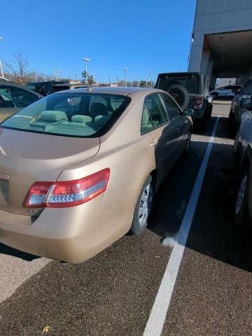 2011 toyota camry le