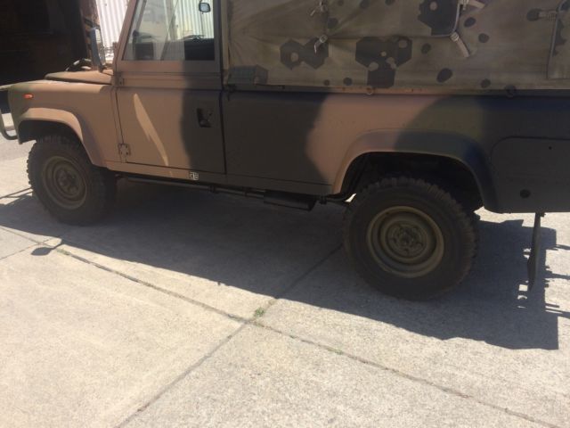 land rover 110 aus military