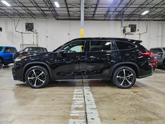 2021 toyota highlander xse