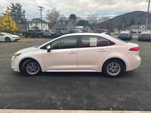 2022 toyota corolla hybrid le