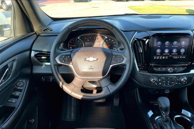 2023 chevrolet traverse lt cloth