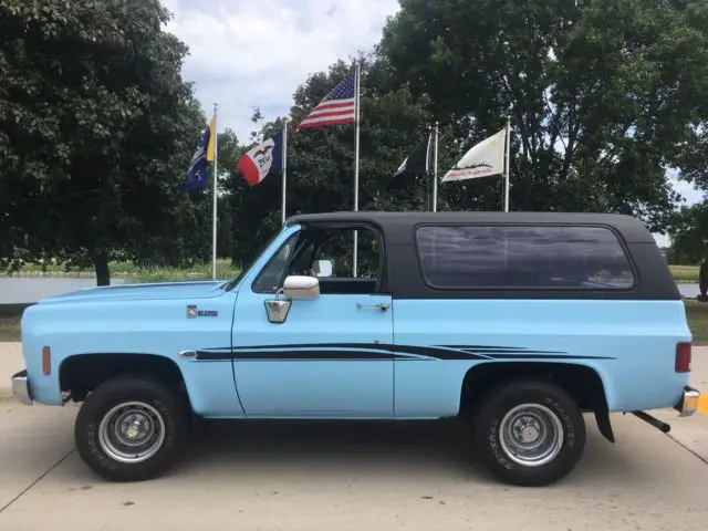 restored 1975 chevy blazer, custom deluxe, k5