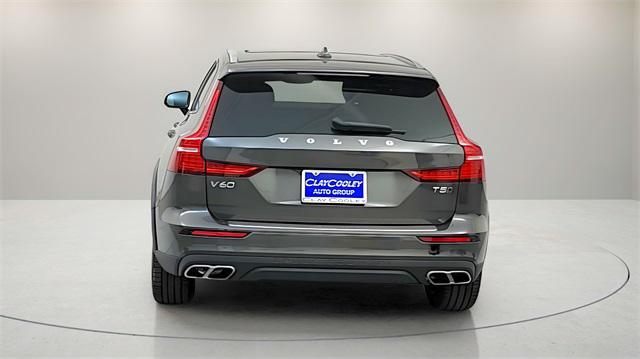 2022 volvo v60 cross country t5