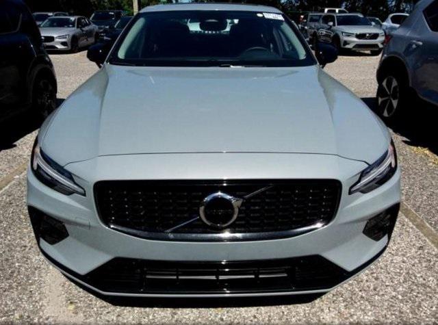 2024 volvo s60 b5 core dark theme