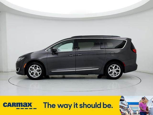 2017 chrysler pacifica touring l