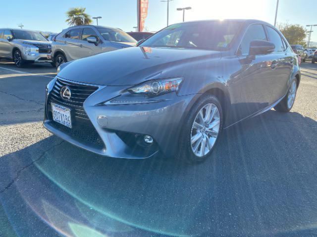 2016 lexus is 200t base