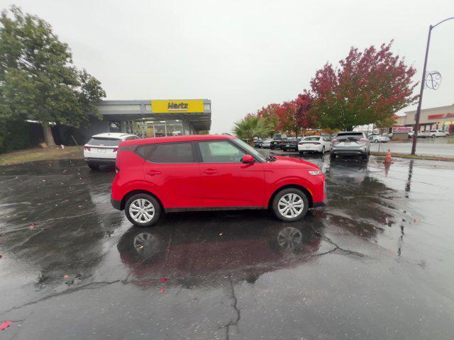 2022 kia soul lx