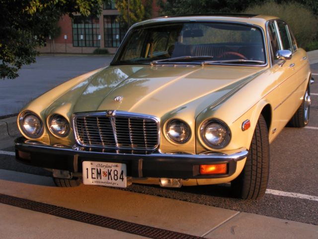 5 speed manual!!!! 1976 jaguar xj6l green sand with olive green interior