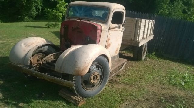 1937 chevy 1 ton or 1 1/2 ton truck with grain bed