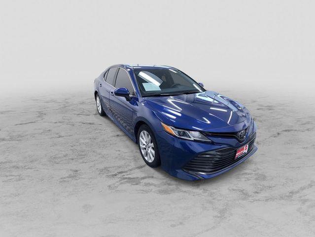 2018 toyota camry le