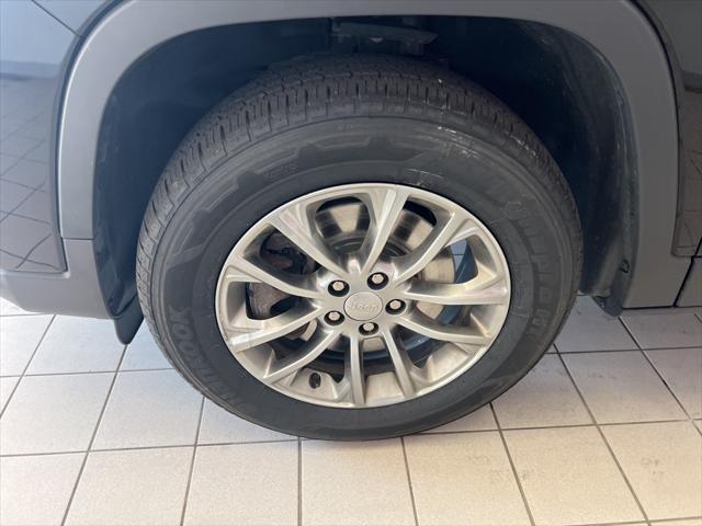 2021 jeep cherokee latitude lux