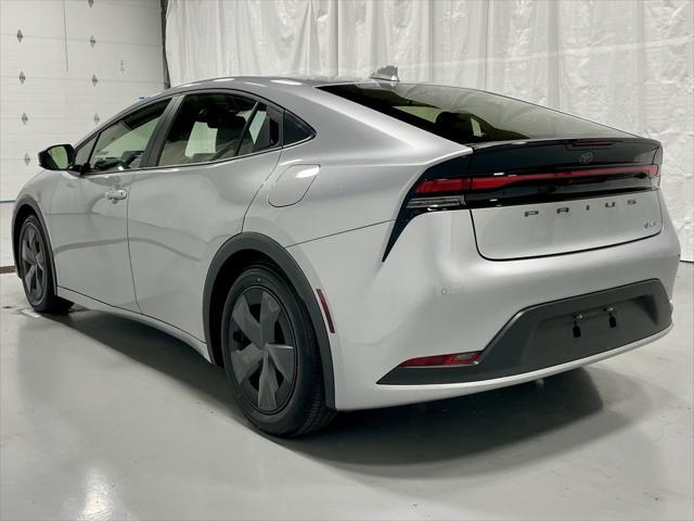2024 toyota prius le
