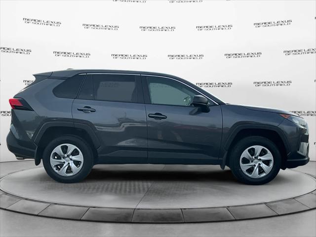 2022 toyota rav4 le