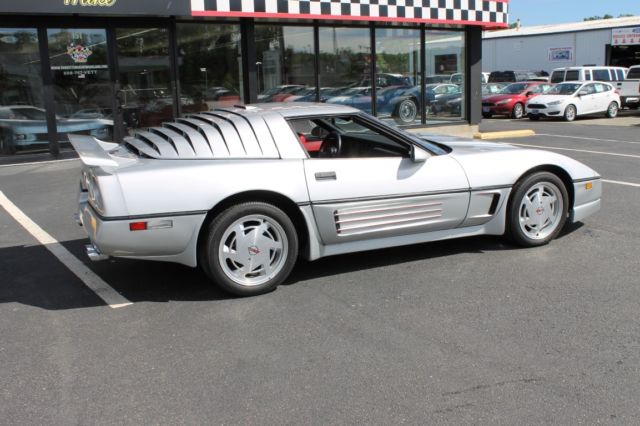 1988 corvette coupe silver/red only 17k miles