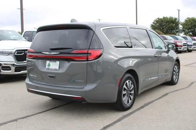 2022 chrysler pacifica hybrid touring l