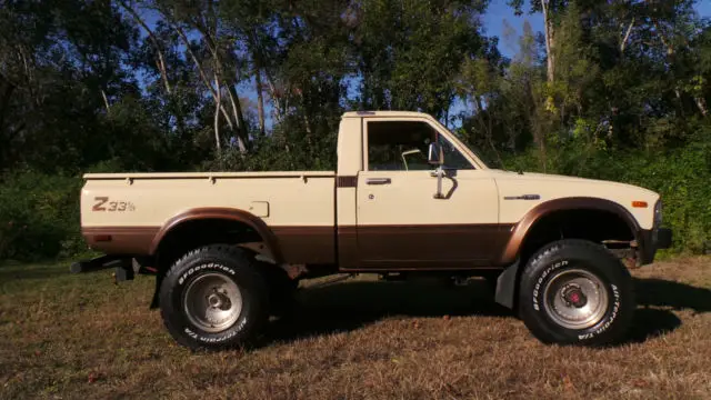 1983 toyota sr5 short bed four wheel drive truck, vortec v6 motor, drives great!