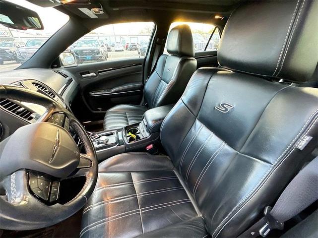 2018 chrysler 300 s