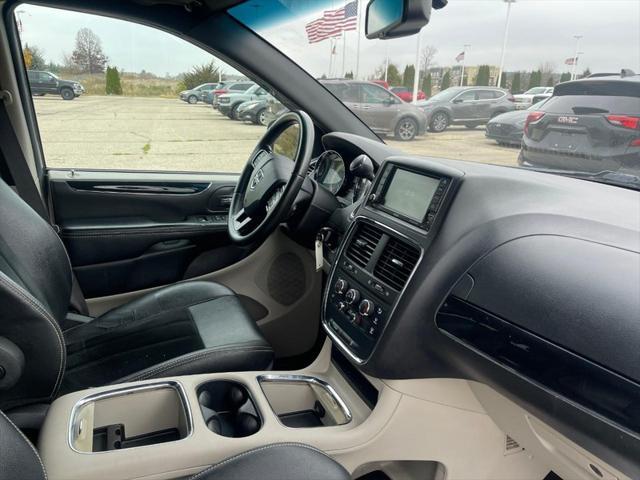 2017 dodge grand caravan sxt