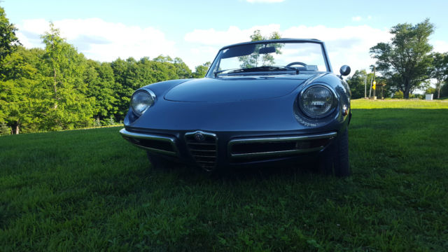 1969 alfa romeo spider 1750 "duetto"