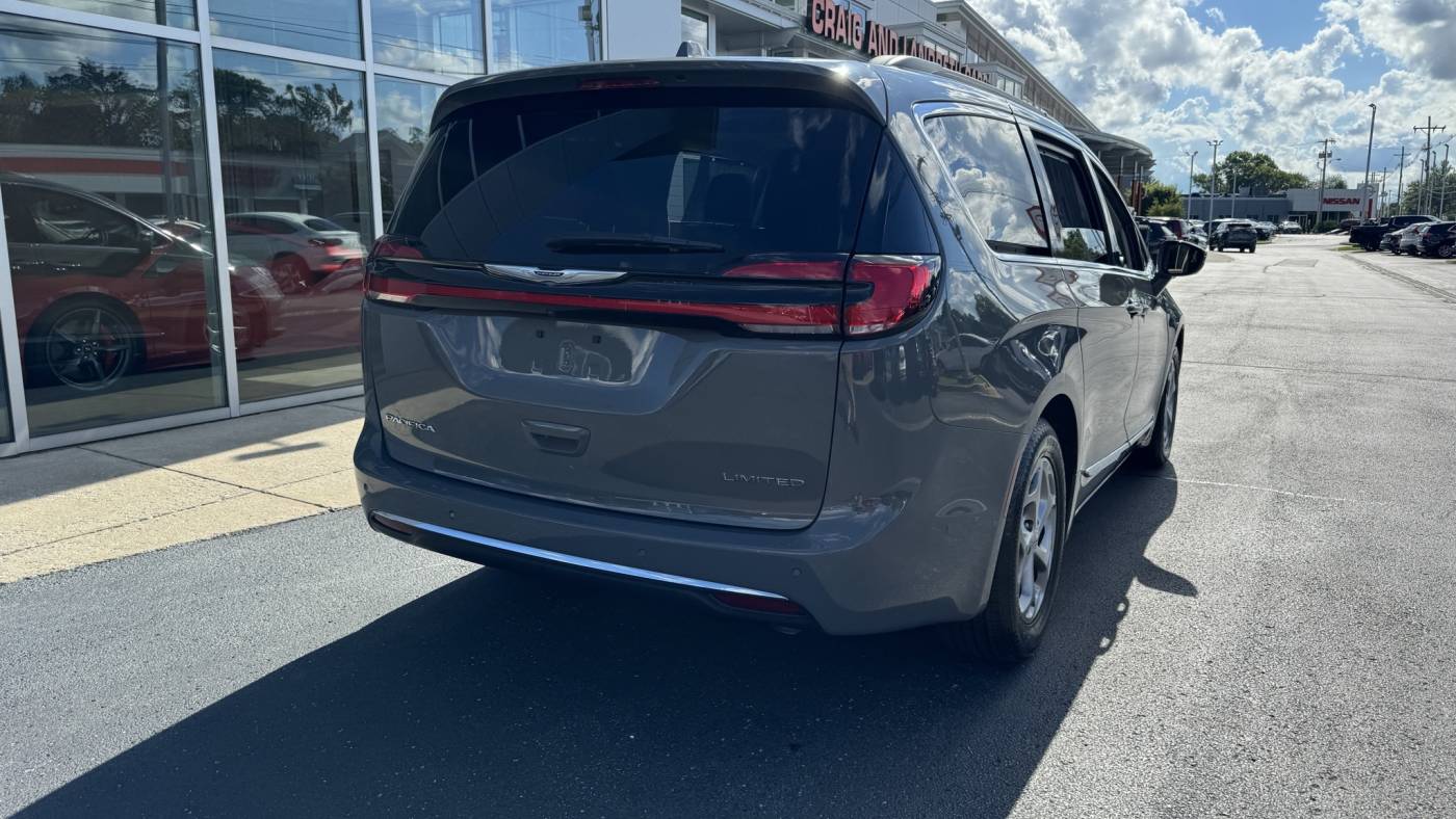 2022 chrysler pacifica limited