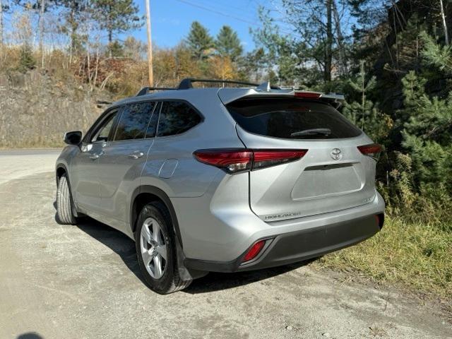 2020 toyota highlander le