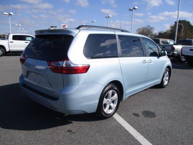 2017 toyota sienna le 8-passenger for sale in milford, delaware