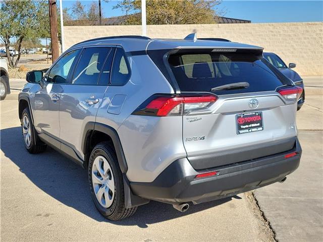 2021 toyota rav4 le