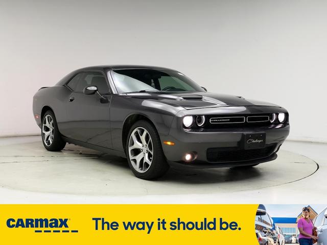 2016 dodge challenger sxt plus