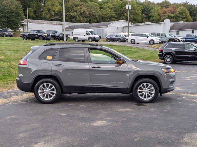 2022 jeep cherokee latitude lux