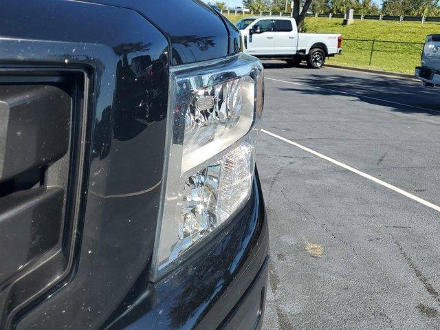 2023 nissan titan sv
