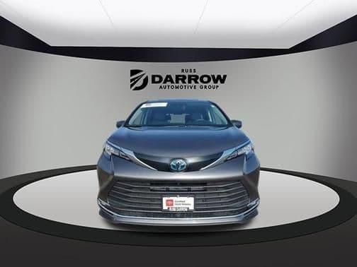 2023 toyota sienna xle in west bend, wisconsin