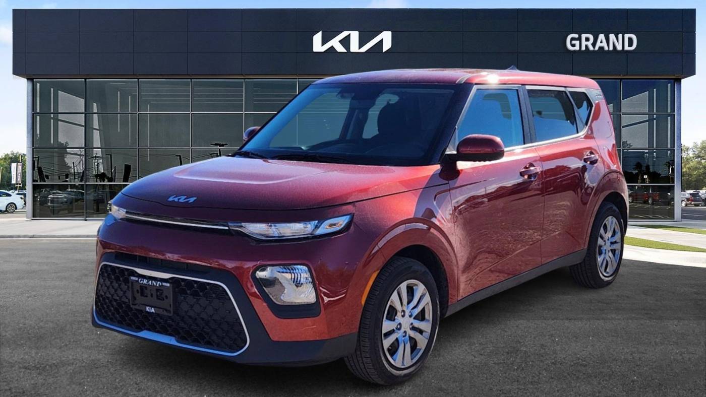 2022 kia soul lx
