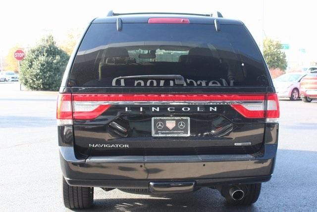 2015 lincoln navigator base