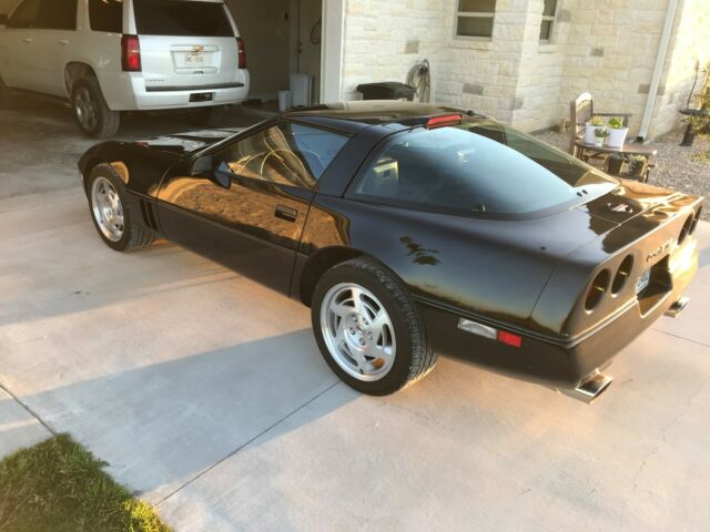 1990 corvette, heavily optioned, sport seats, ride control, 2 tops, black <39k