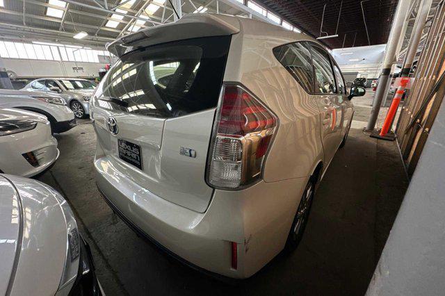 2016 toyota prius v four