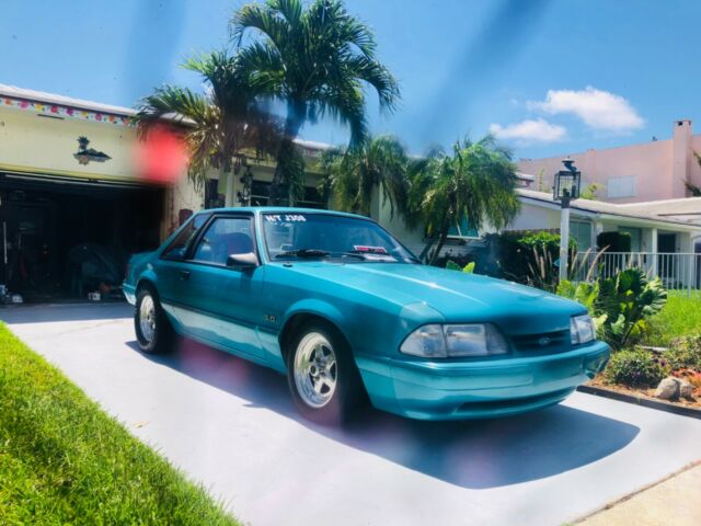 1992 mustang lx coupe calypso green with original paint paint is in good shape