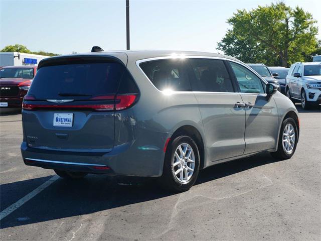 2023 chrysler pacifica touring l